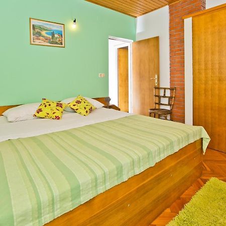 Villa Mateljan Zastražišće Екстериор снимка