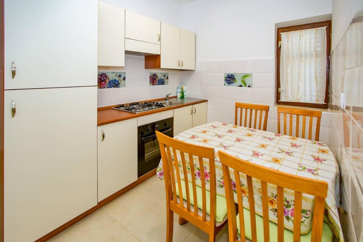 Villa Mateljan Zastražišće Екстериор снимка