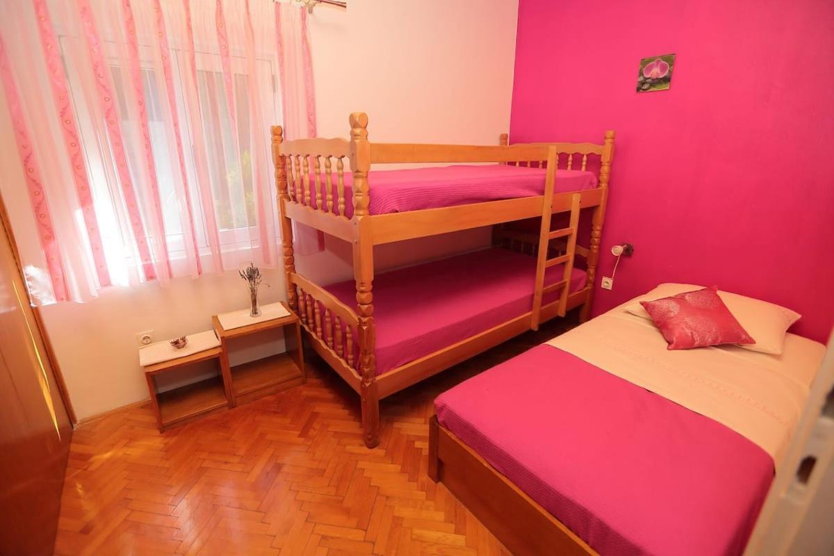 Villa Mateljan Zastražišće Екстериор снимка