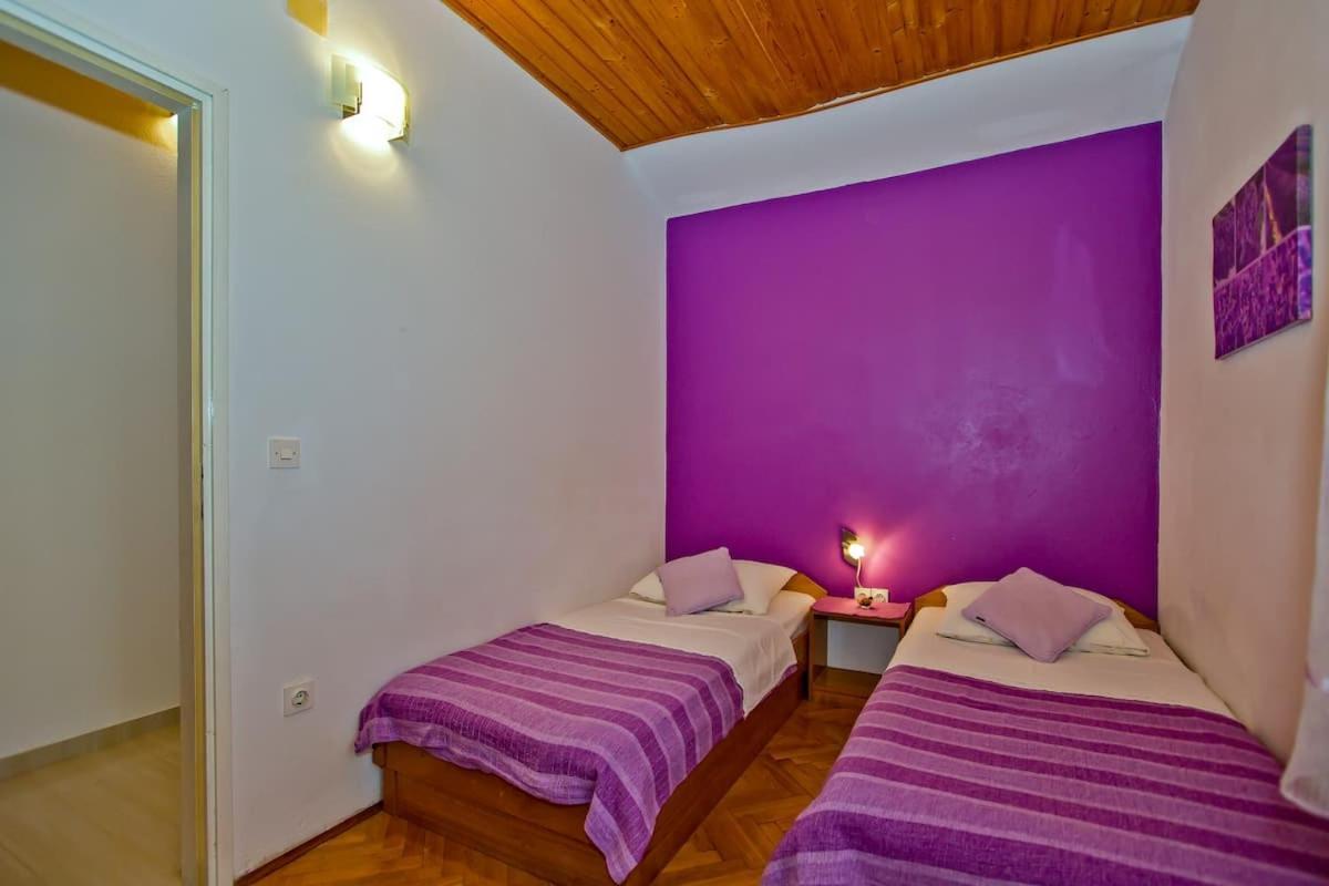Villa Mateljan Zastražišće Екстериор снимка