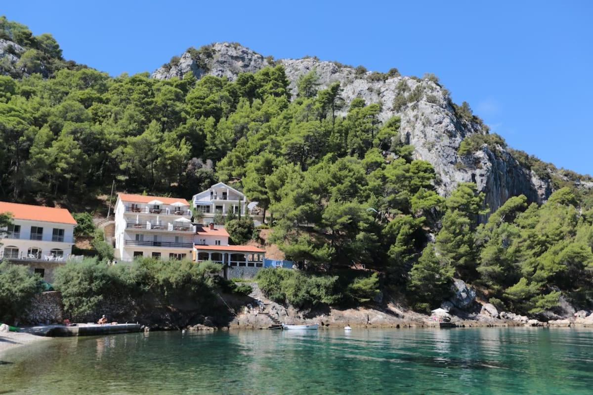 Villa Mateljan Zastražišće Екстериор снимка