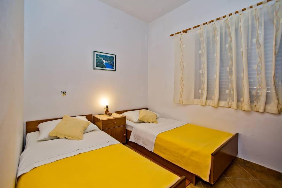Villa Mateljan Zastražišće Екстериор снимка
