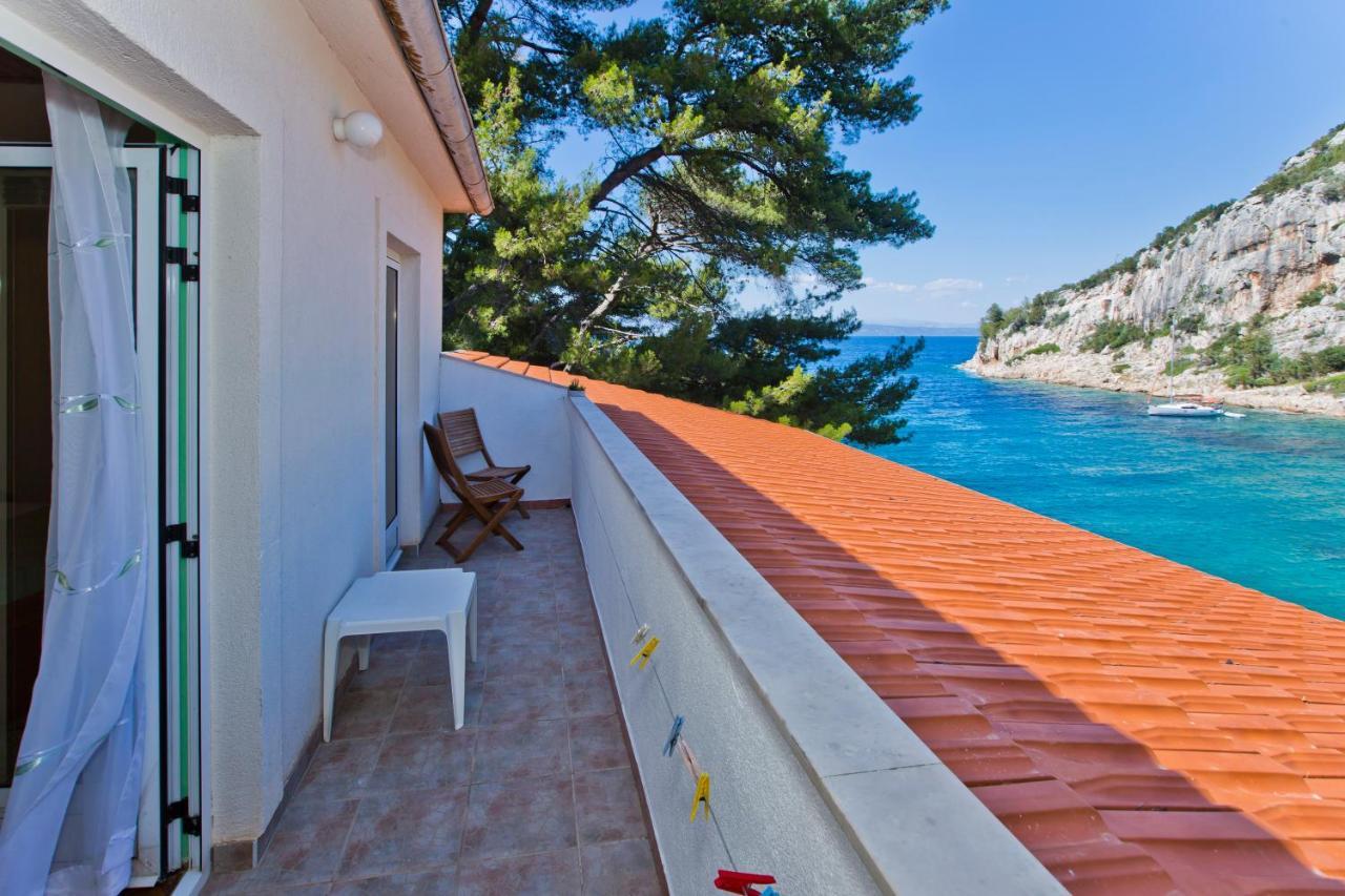 Villa Mateljan Zastražišće Екстериор снимка
